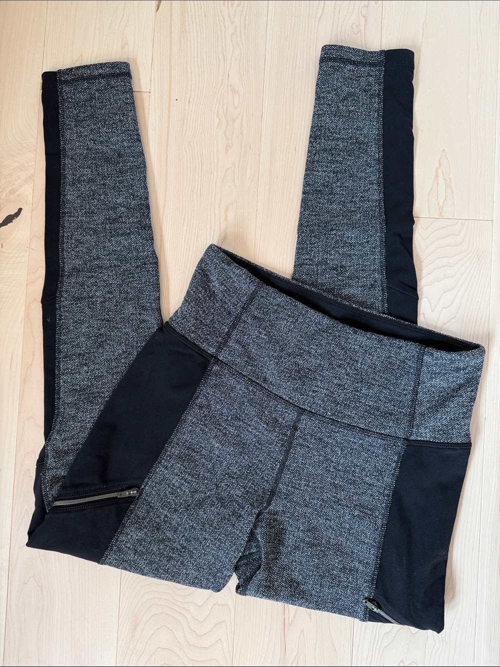 Athleta Metro Drifter Black Herringbone Heather Gray Performance Leggings S